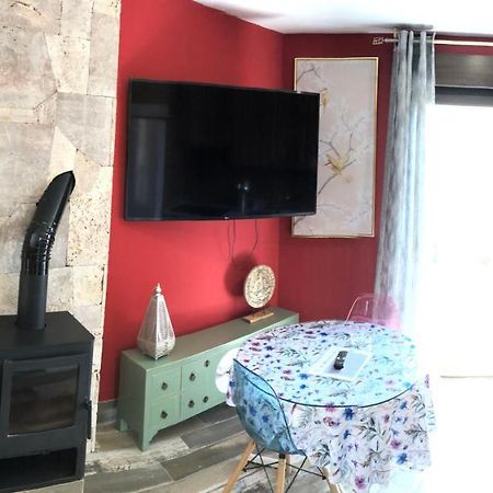 Apartamentos Deluxe Con Jacuzzi O Chimenea Love For Two Collado Mediano エクステリア 写真