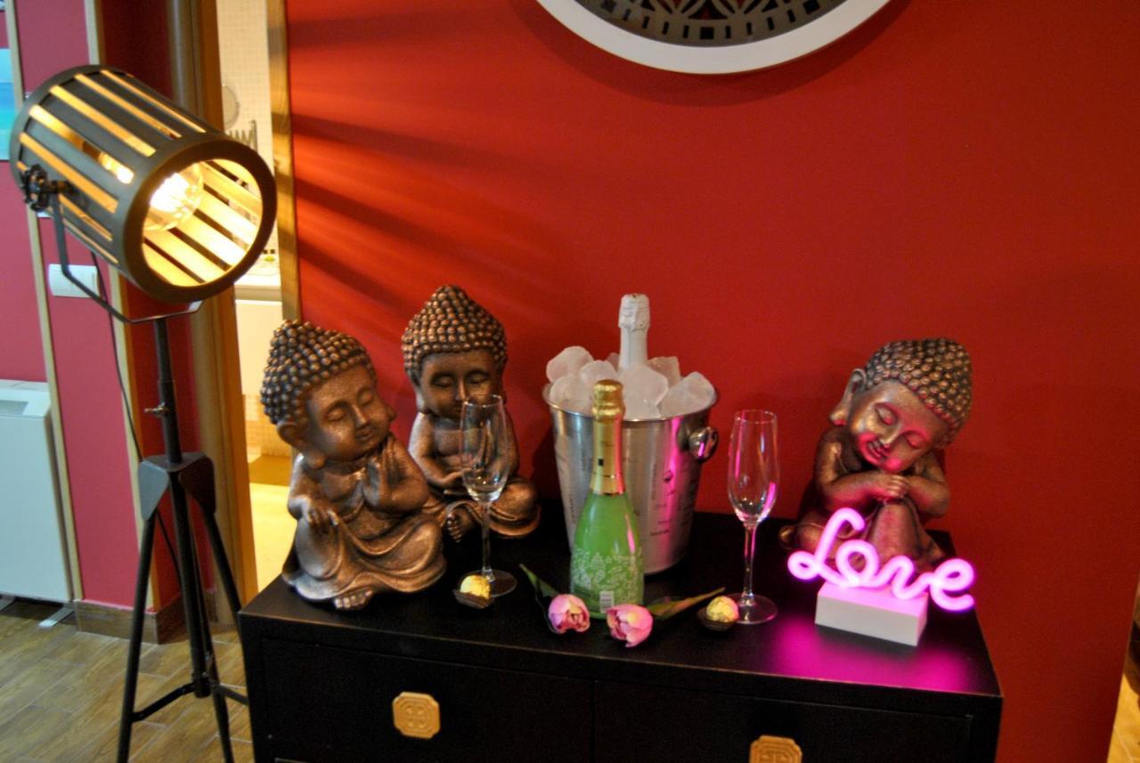 Apartamentos Deluxe Con Jacuzzi O Chimenea Love For Two Collado Mediano エクステリア 写真